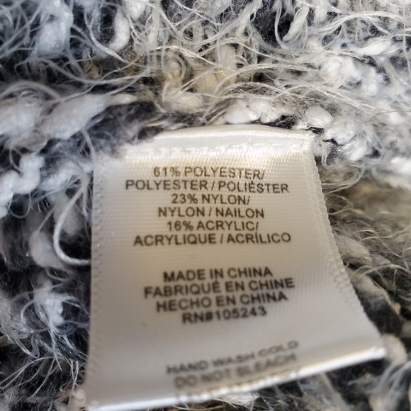 Bobeau Eyelash Sweater - Picture 5 of 6